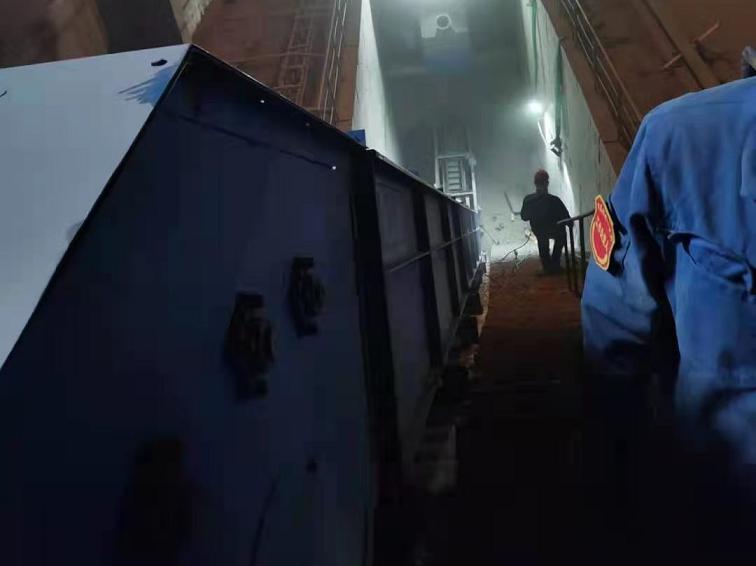 大傾角皮帶機(jī)現(xiàn)場圖片 大傾角皮帶機(jī)現(xiàn)場圖片